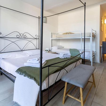Manu Le Vele Casa Vacanze デセンツァーノ・デル・ガルダ エクステリア 写真