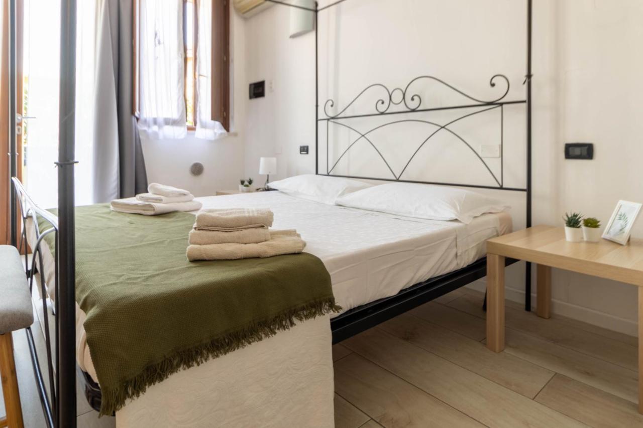 Manu Le Vele Casa Vacanze デセンツァーノ・デル・ガルダ エクステリア 写真